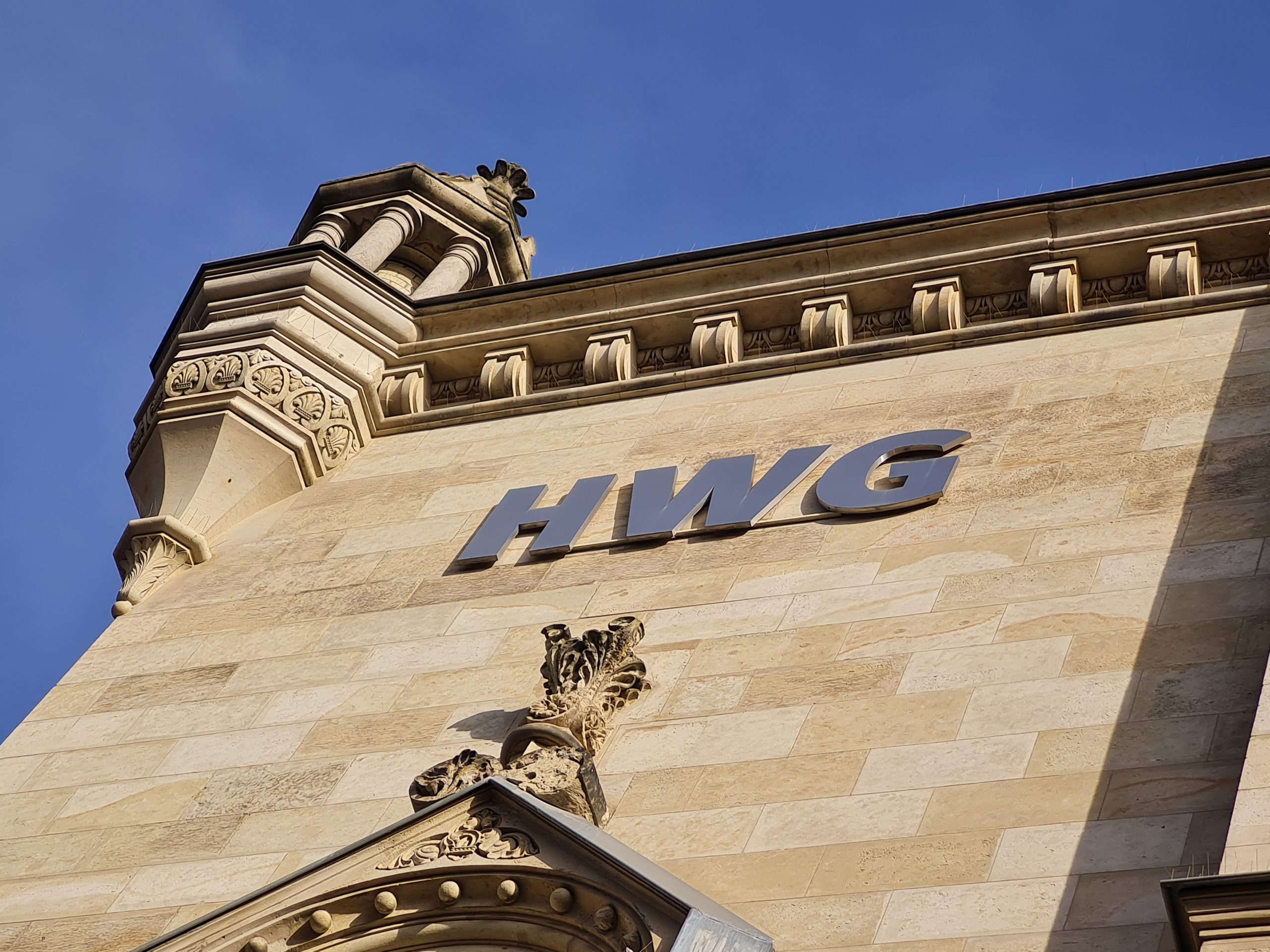 Ver-nderte-Gesch-fts-und-Servicezeiten-der-HWG