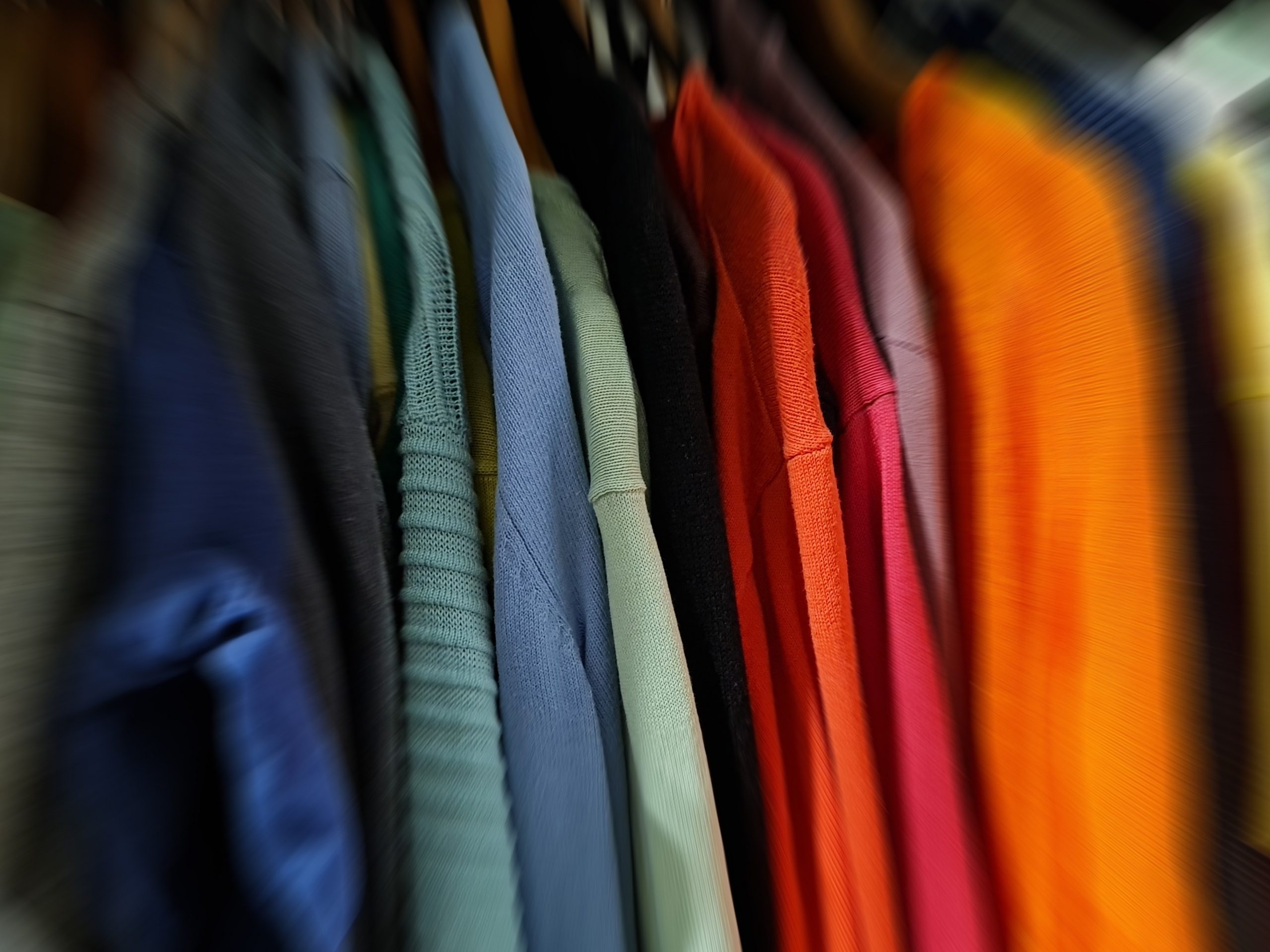 -Platz-schaffen-mit-Herz-Mit-einer-Kleiderspende-doppelt-Gutes-tun