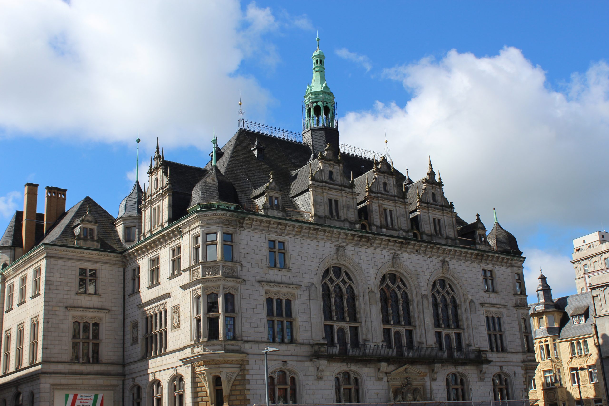 Gestaltungsbeirat-diskutiert-ber-Umbau-und-Sanierung-der-ehemaligen-Helene-Lange-Schule