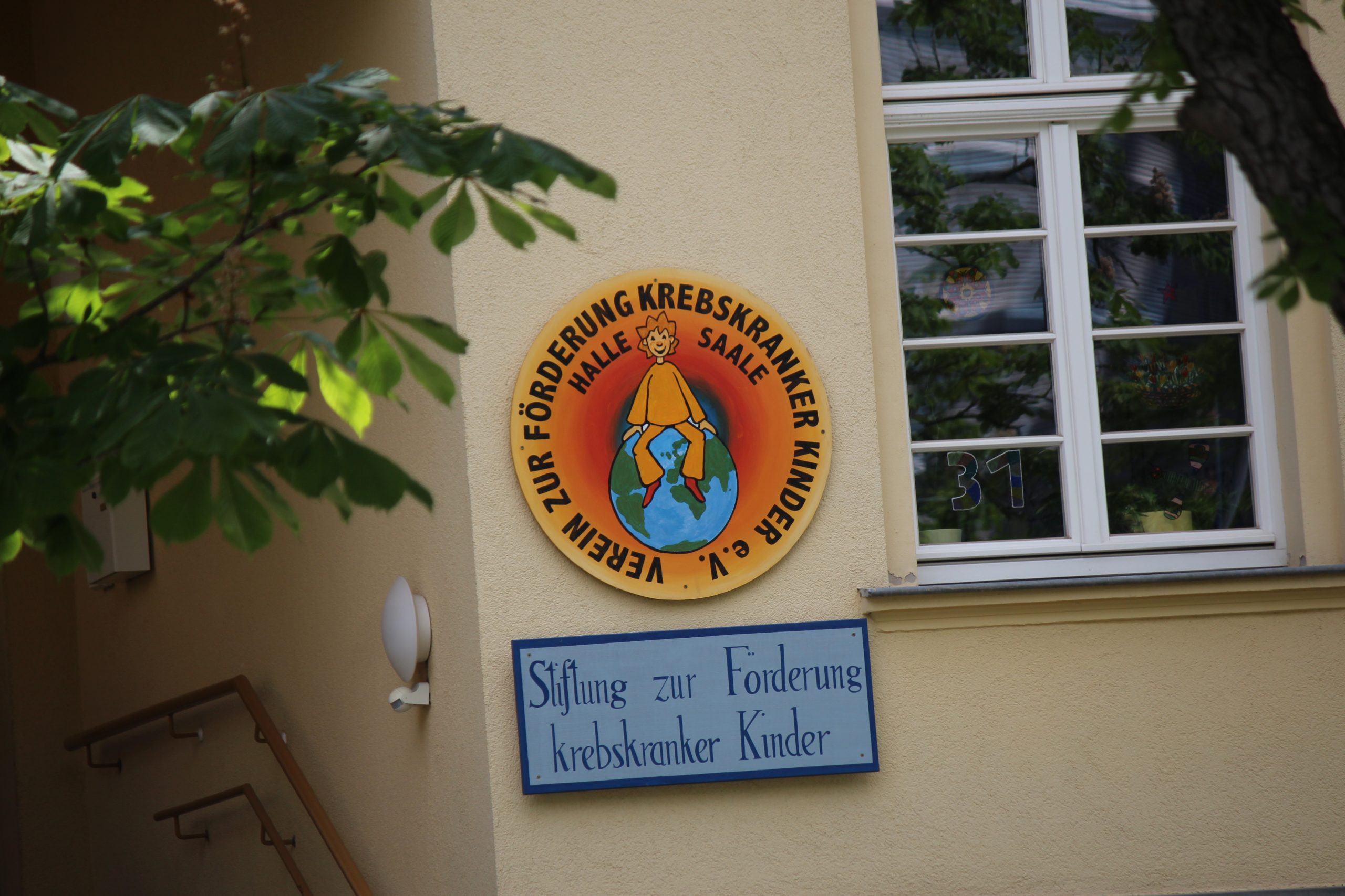 4-055-Euro-Spende-zugunsten-krebskranker-Kinder-B-rgerpanel-HALLE-GEFRAGT-zeigt-Wirkung