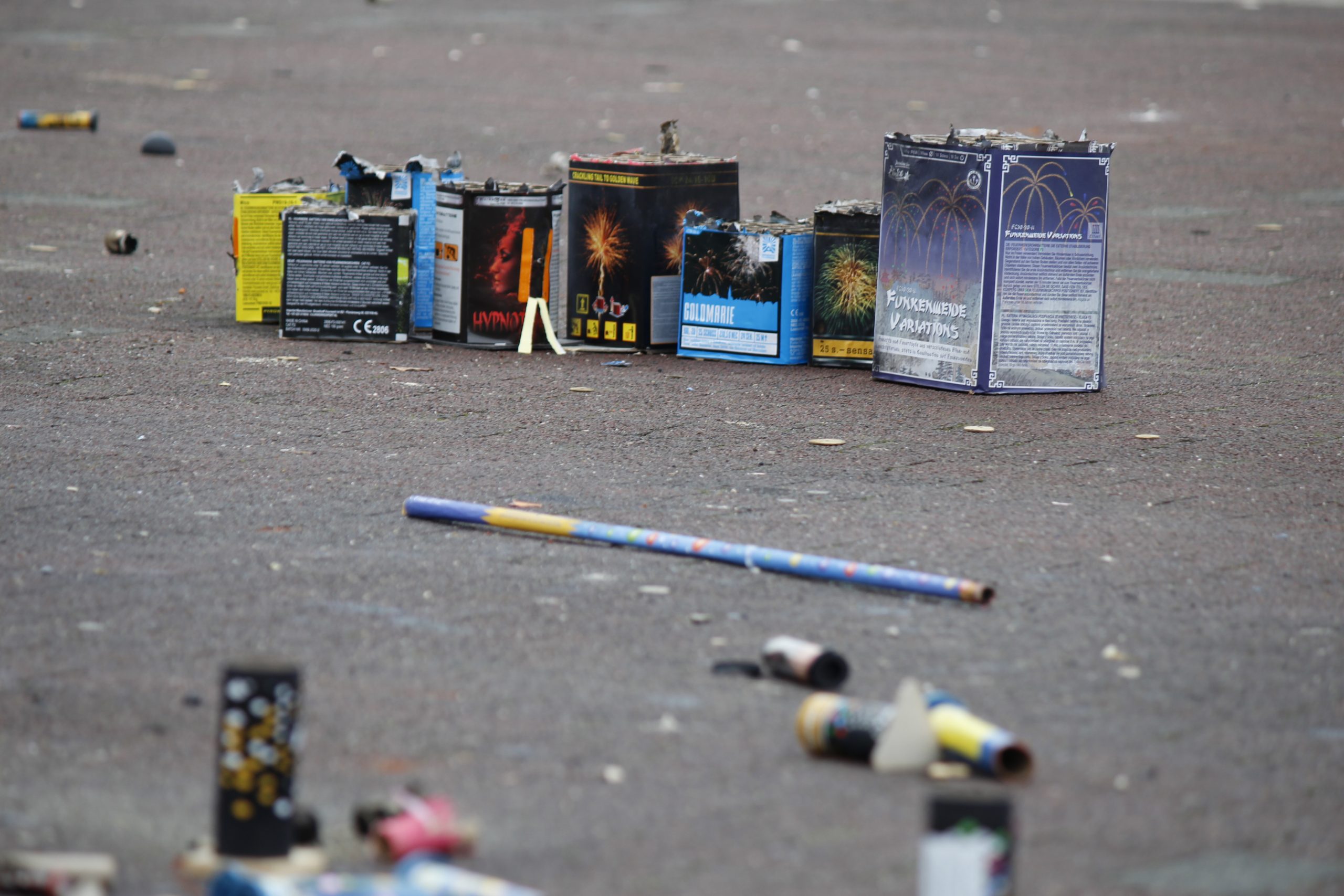 HWS-entsorgt-acht-Tonnen-Silvesterm-ll-allein-am-Neujahrstag