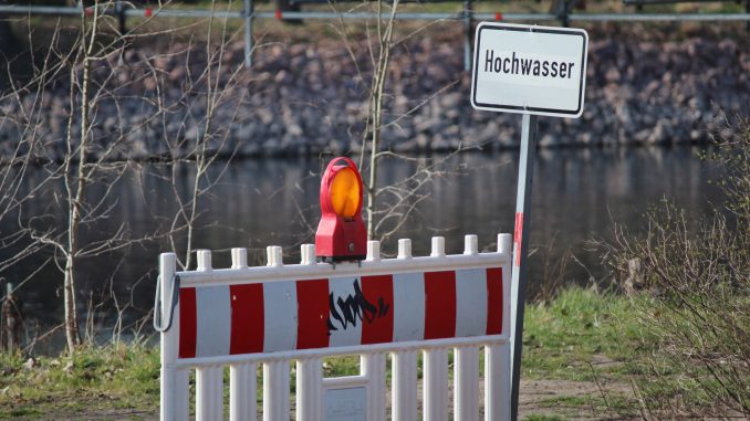 hochwasser_schild02 Baustelle