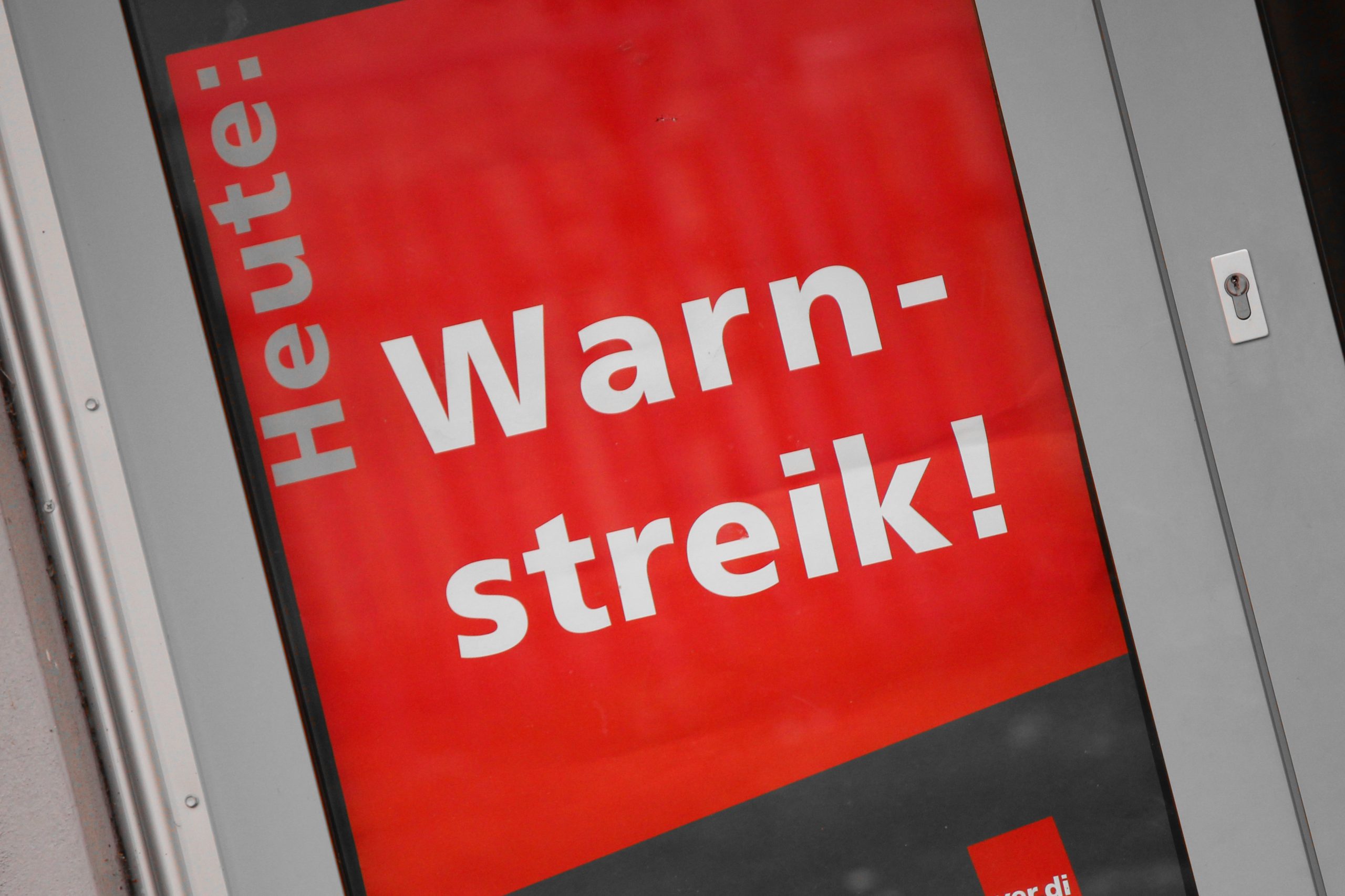 Warnstreik-im-ffentlichen-Dienst-ver-di-ruft-zu-Arbeitsniederlegung-und-Demo-in-Halle-auf