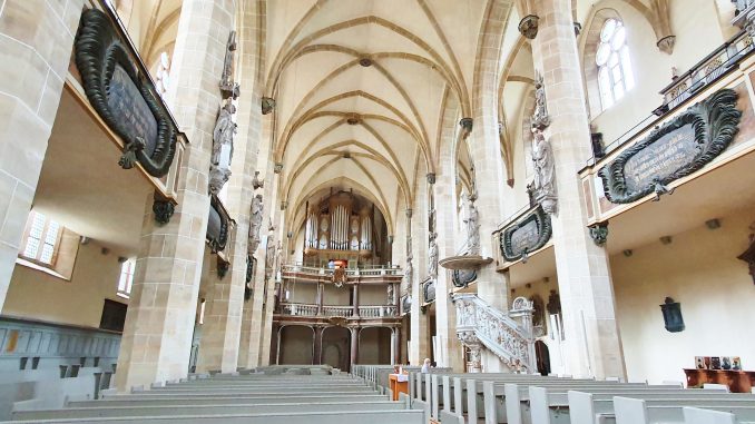 Dom