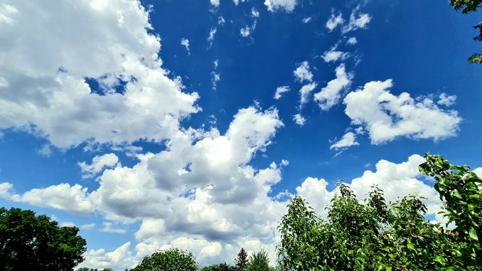 wolken_blauerhinten Wolken Himmel