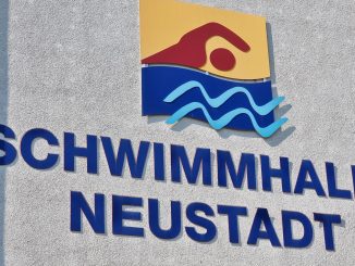 Schwimmhalle Neustadt