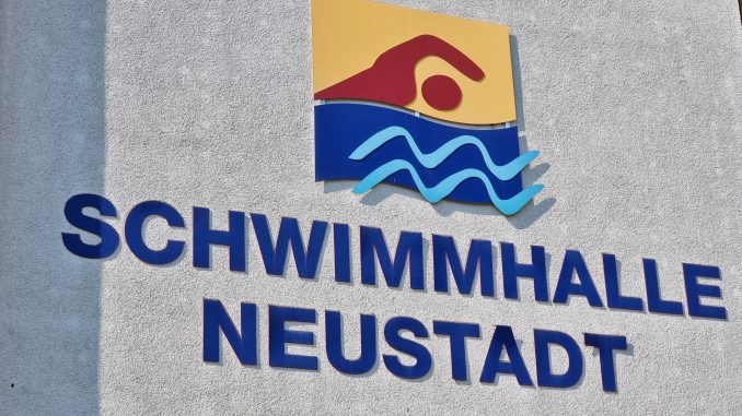 Schwimmhalle Neustadt