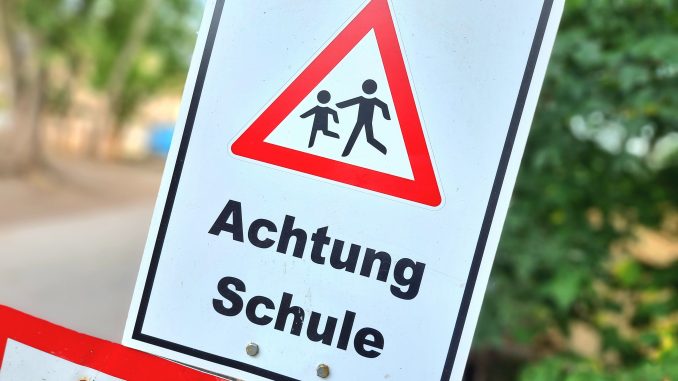 Achtung Schule