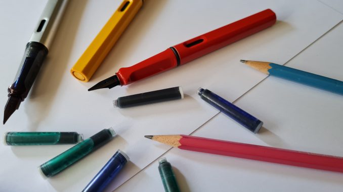 Stifte Schreibmaterialien