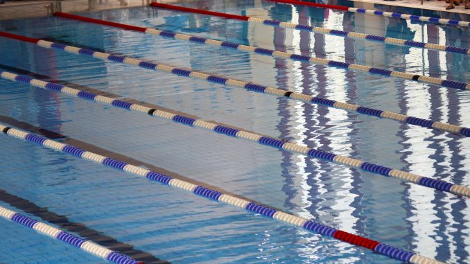 Schwimmhalle