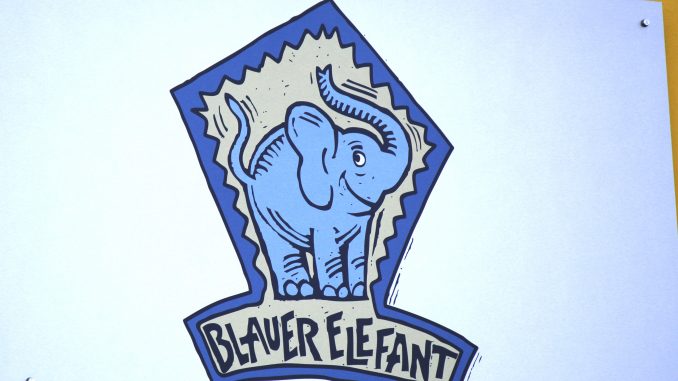 Blauer Elefant