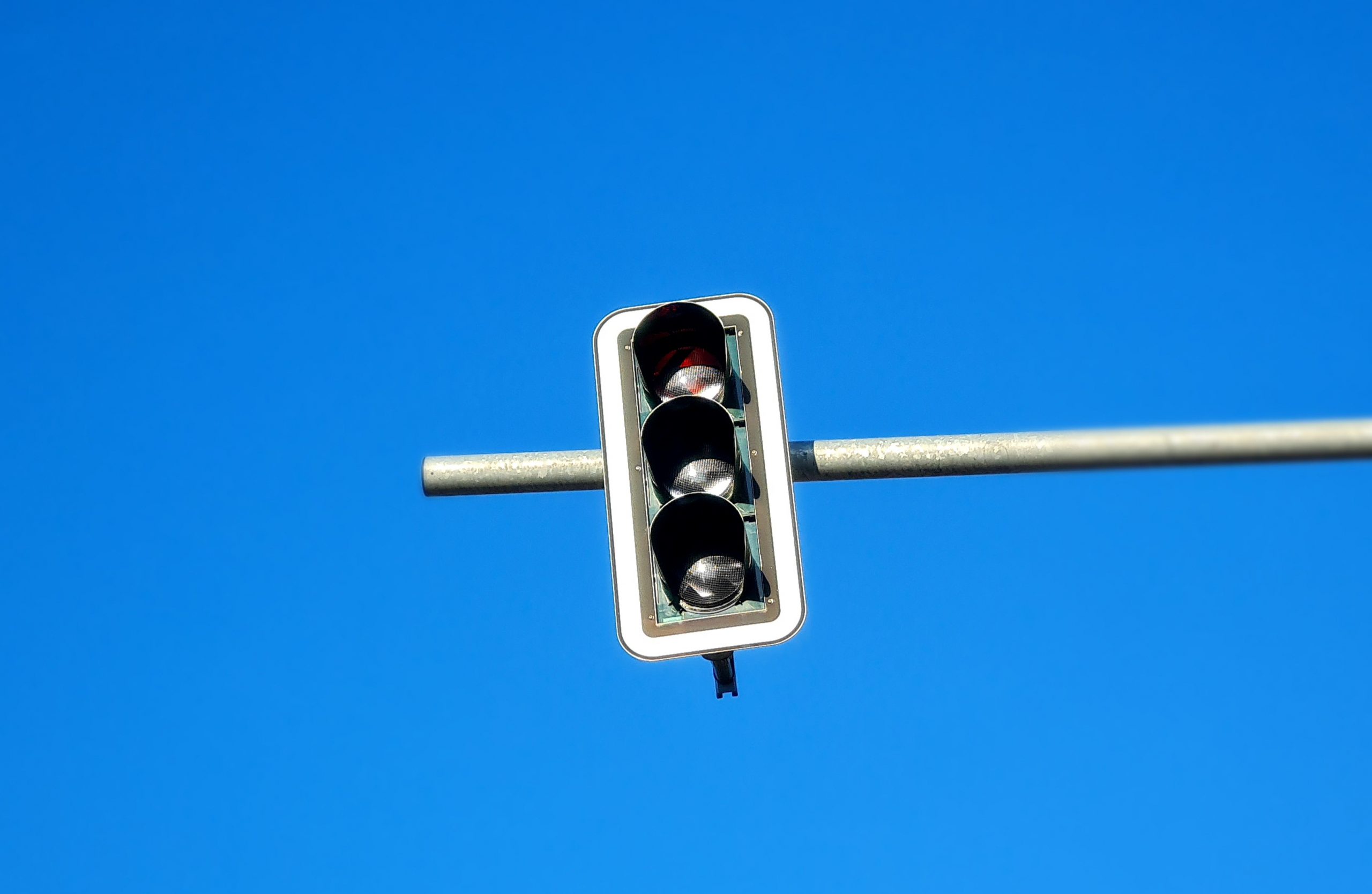 Ampelanlage-an-der-Kreuzung-Turmstra-e-Pf-nnerh-he-f-llt-l-nger-aus-Tempo-30-gilt