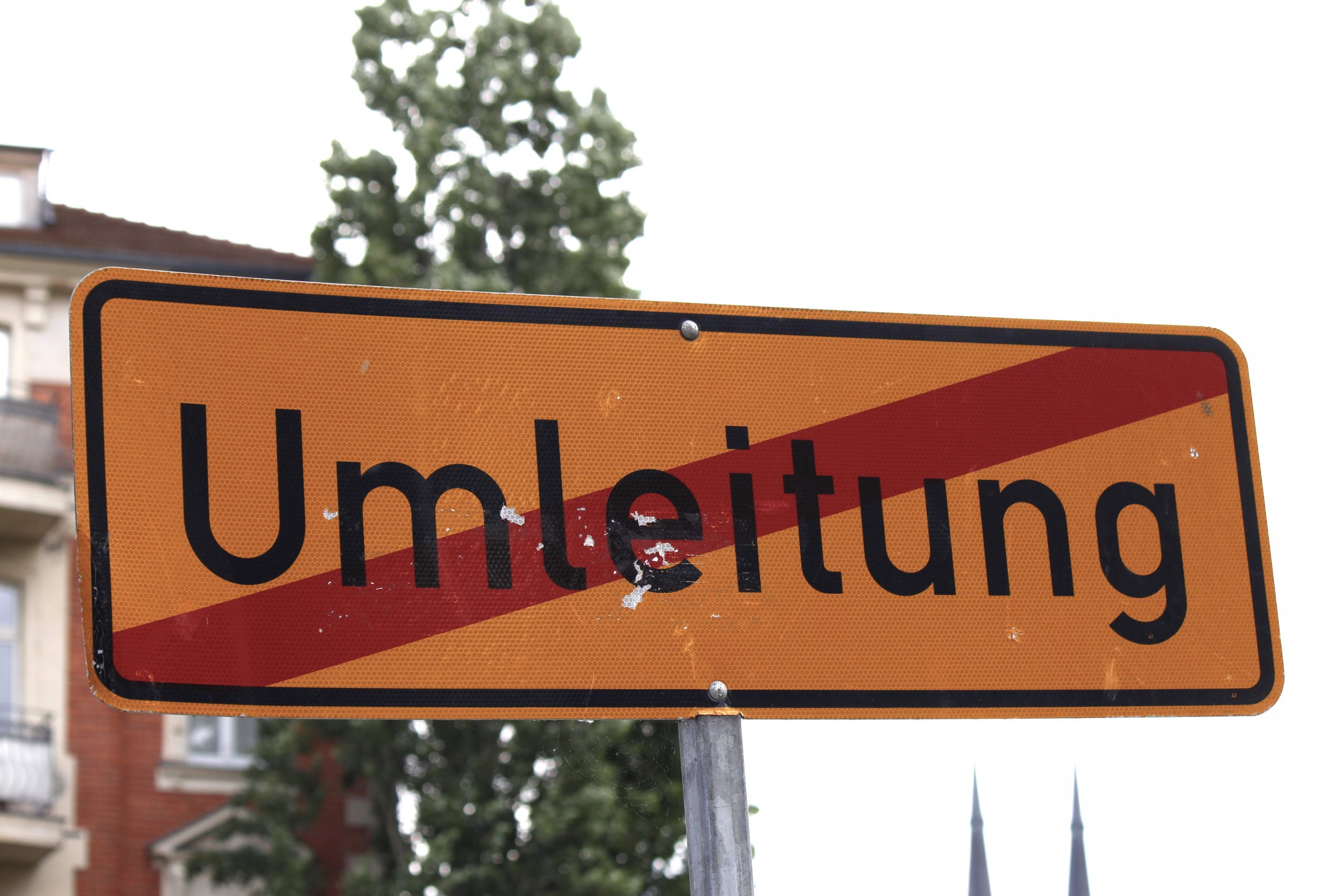 Fahrbahnsch-den-ber-das-Rennbahnkreuz-werden-beseitigt-Sperrung-wird-aufgehoben
