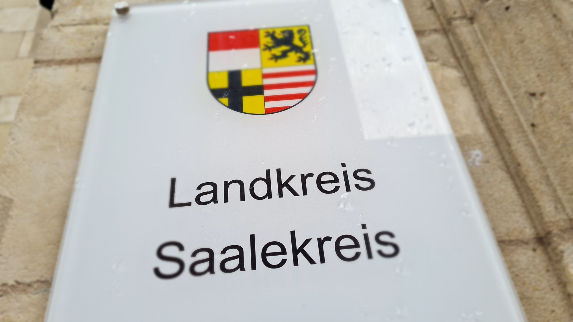 Saalekreis-B-rgerinformationen-am-02-Dezember-2025-ab-16-Uhr-geschlossen