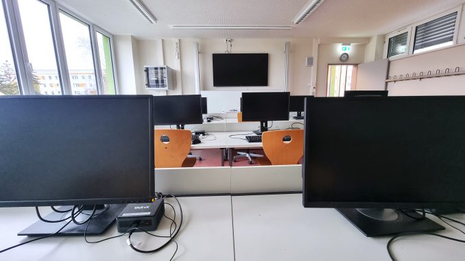 Schule Klassenraum Computer 