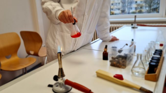 chemie_experiment2 Chemie Forschung Experiment