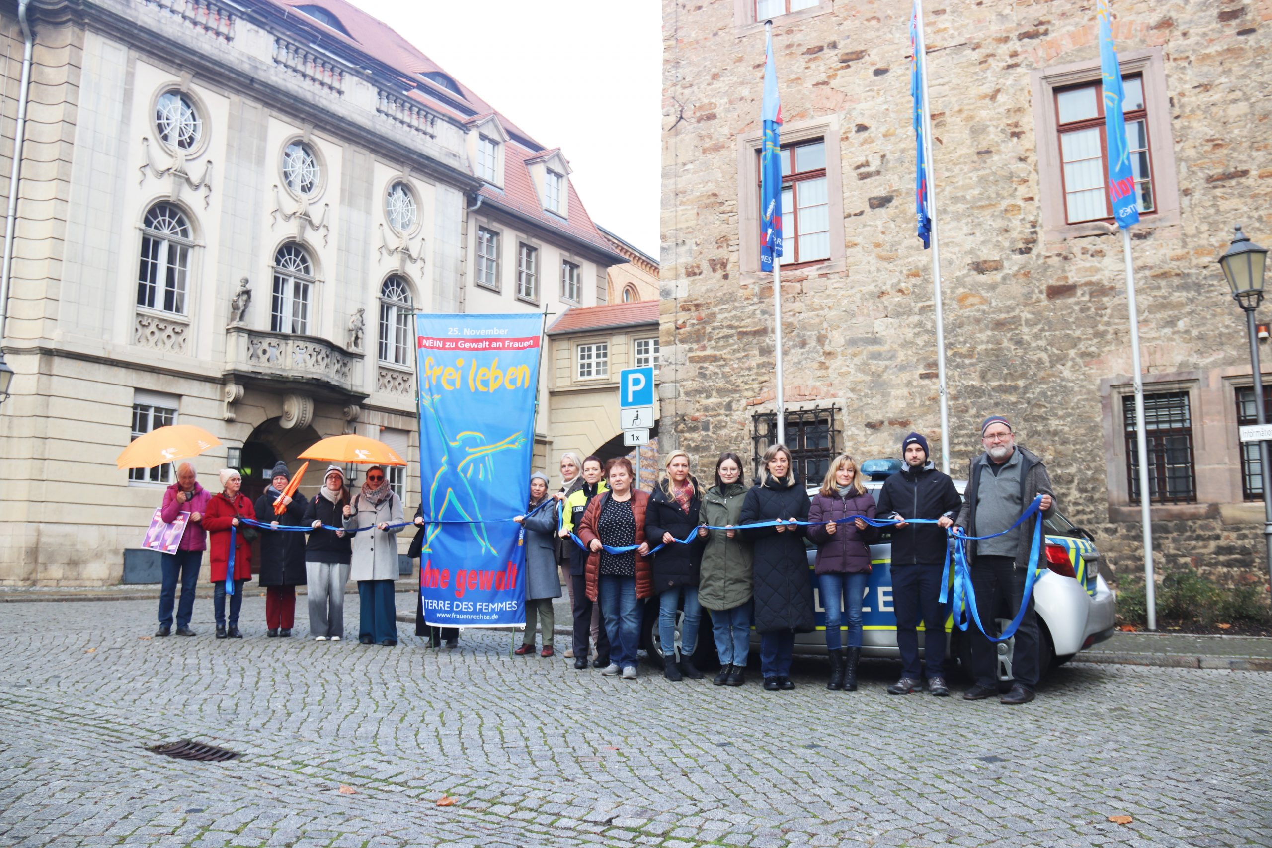 Kreisverwaltung-Saalekreis-zeigt-Flagge-gegen-Gewalt-an-Frauen