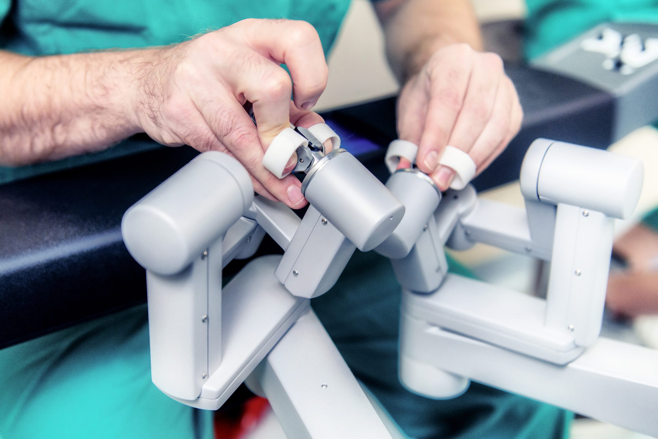 OP-Roboter-da-Vinci-Xi-in-der-Kinderchirurgie-der-Universit-tsmedizin-Halle-im-Einsatz